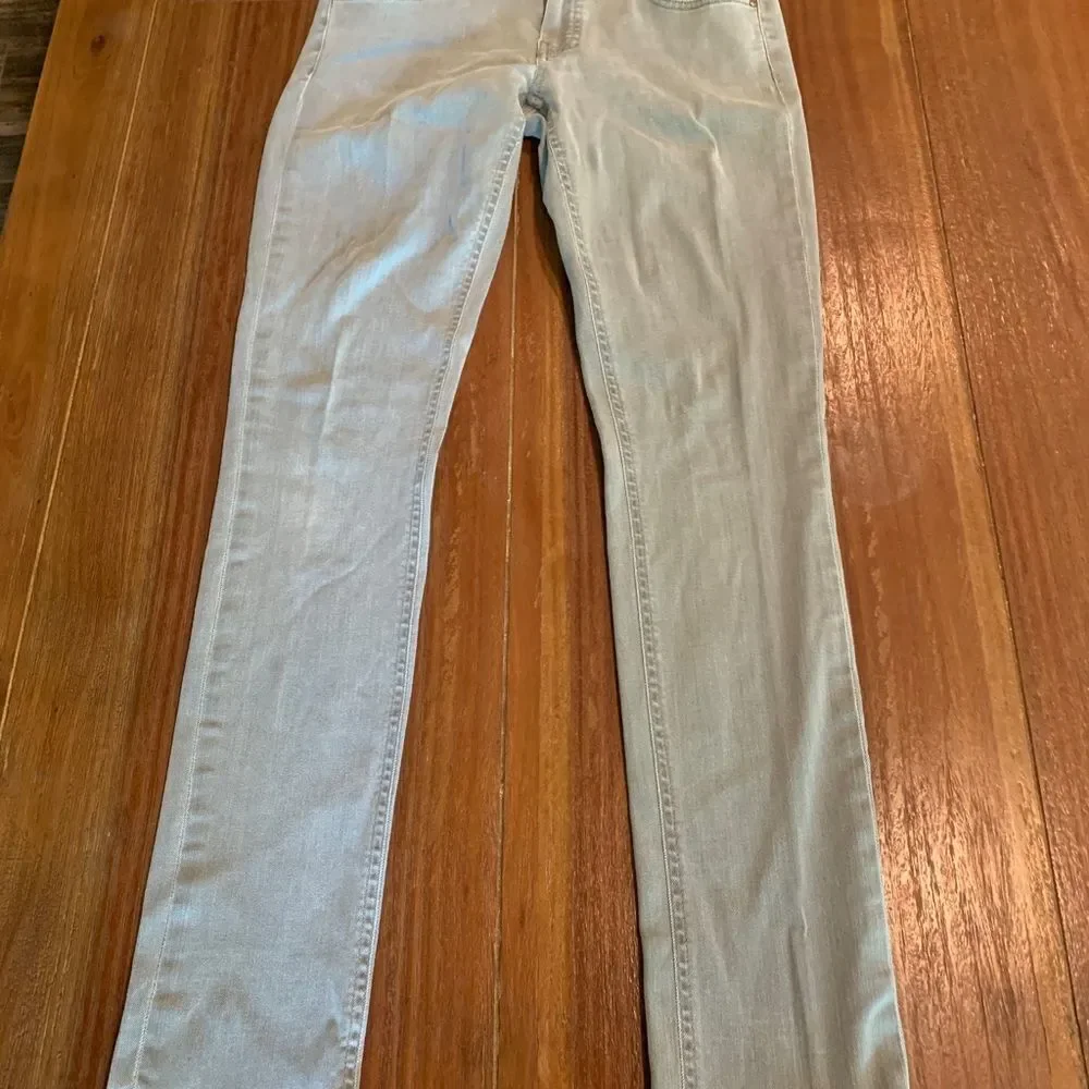 Sold - Picture 3 of 10